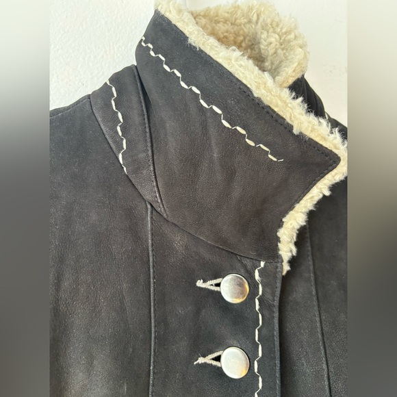 Tristant & Iseut - Black Suede Jacket with Shearling Collar - Picture 8 of 11